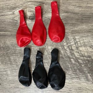 Loose lot of 6 vintage Latex Balloons Looner 3 red 3 Black Unused 5” length